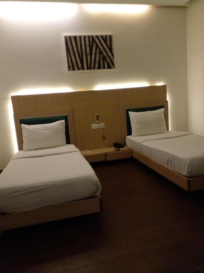 Kingston Resort Канпур Екстериор снимка