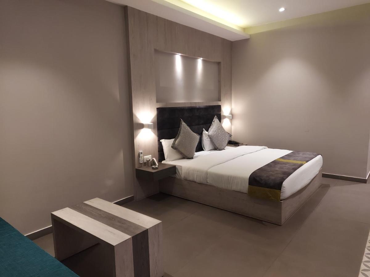 Kingston Resort Канпур Екстериор снимка