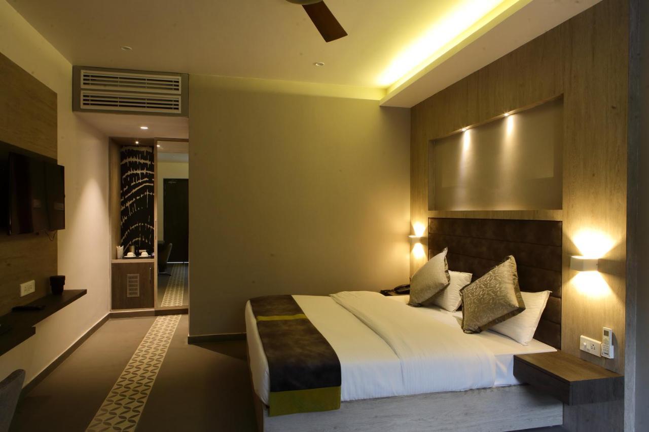 Kingston Resort Канпур Екстериор снимка